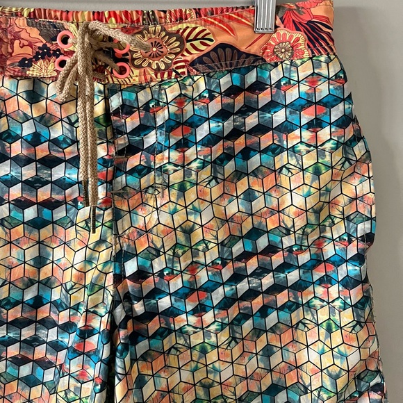 Maaji Mens swim trunks shorts Size small geometric pattern - Picture 7 of 10